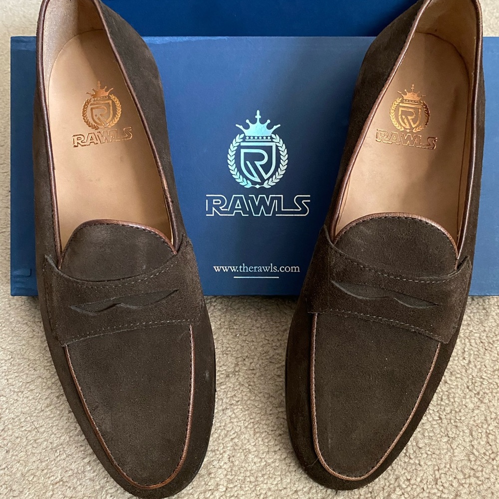New in box, size 9 US (8 UK) Men's Lange Loafer in dark brown suede.